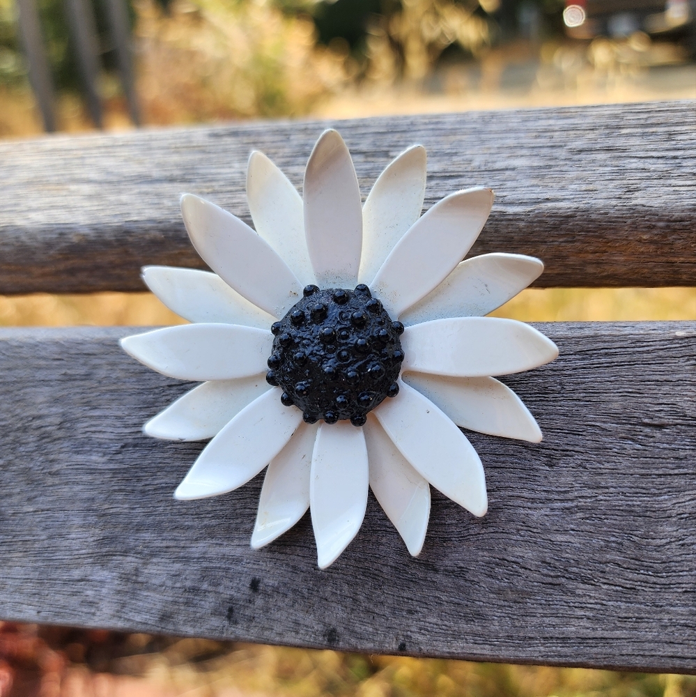 1960s White and Black Flower Brooch